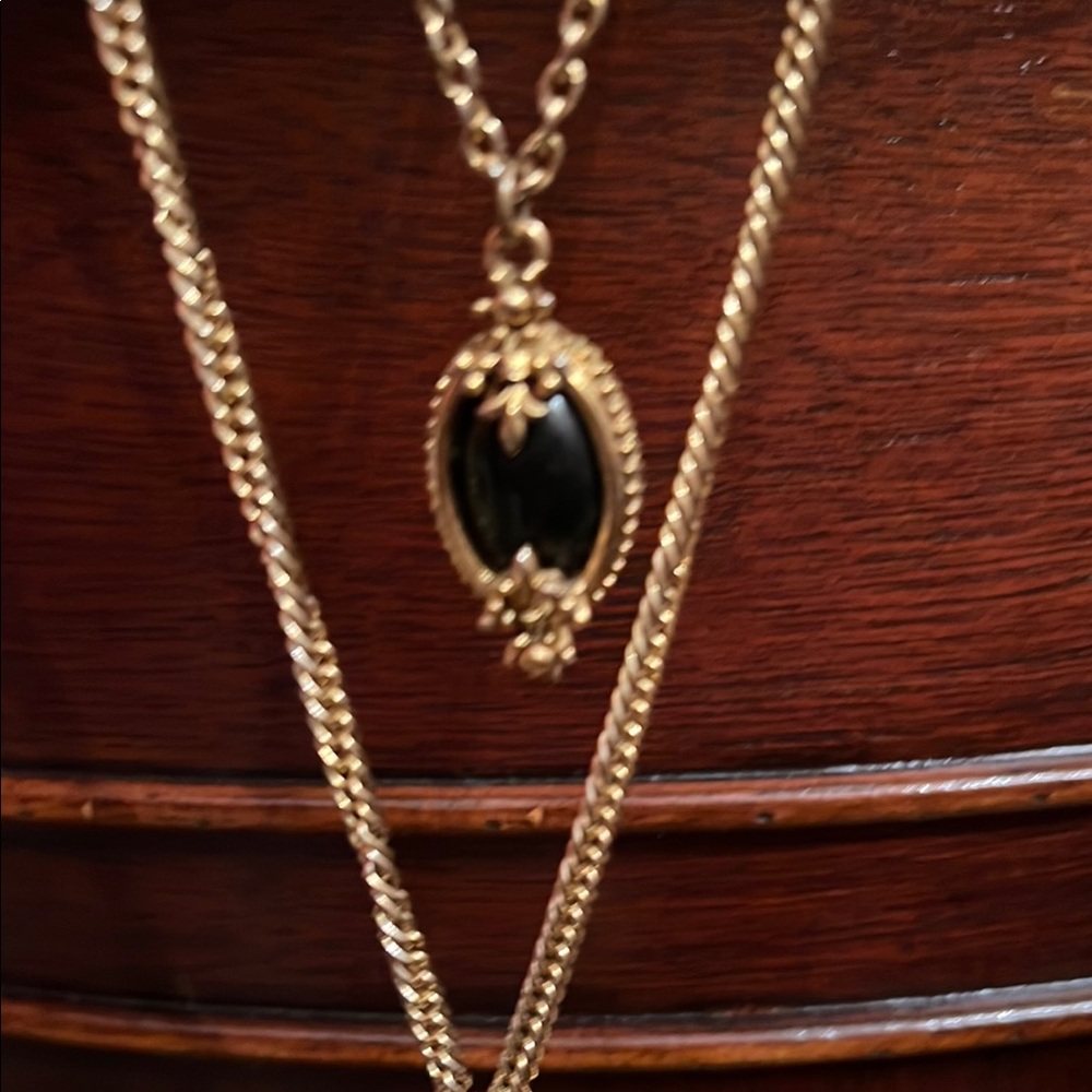 Chic Gold Double Layer Necklace - image 2